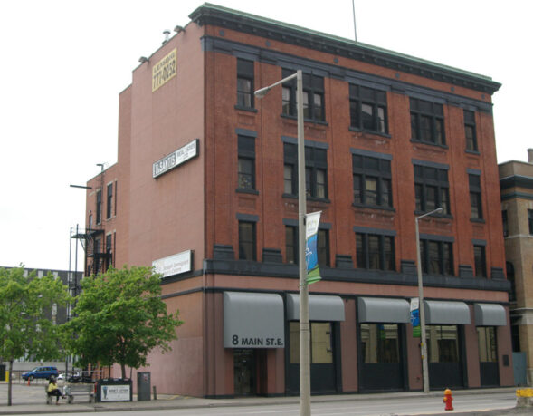 8 Main Street East