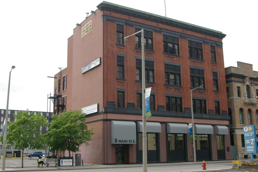 8 Main Street East